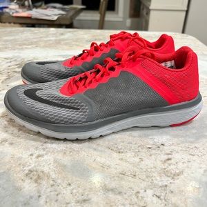 Nike FS LITE RUN 3 Red / Grey size 9